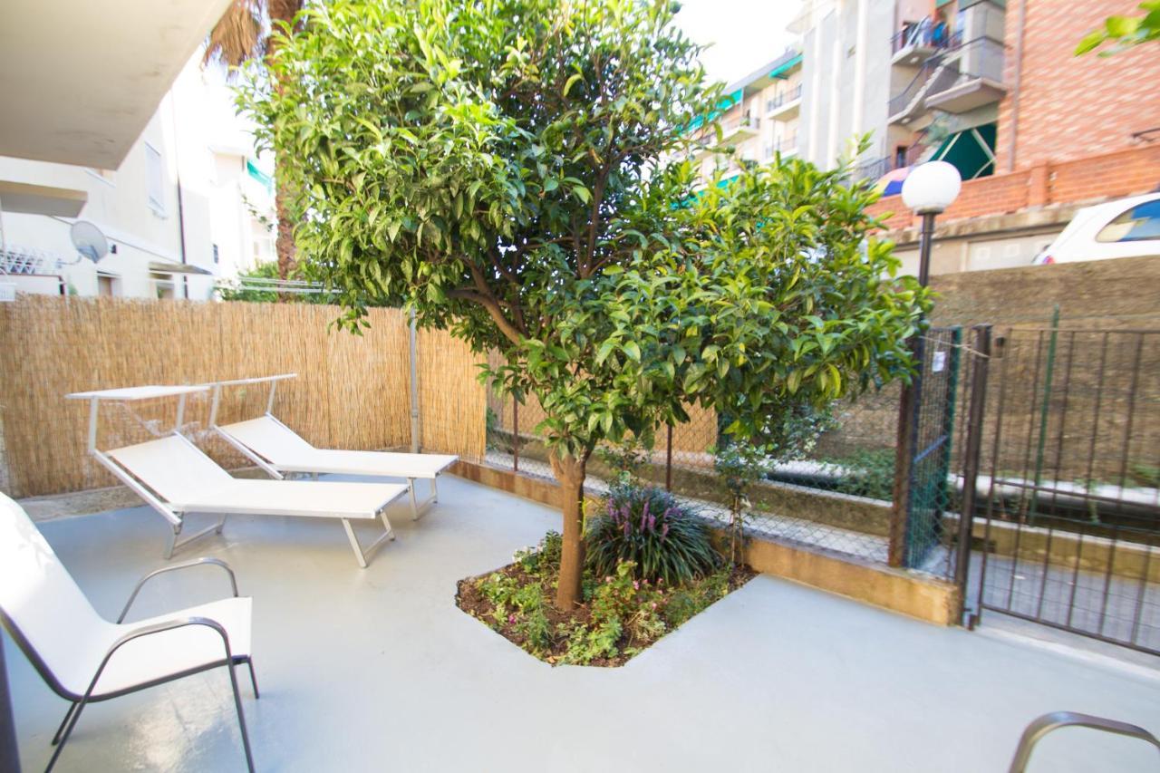 Grande Bilocale Con Giardino E Posto Auto Privato Comodo Al Mare Varazze Exteriér fotografie